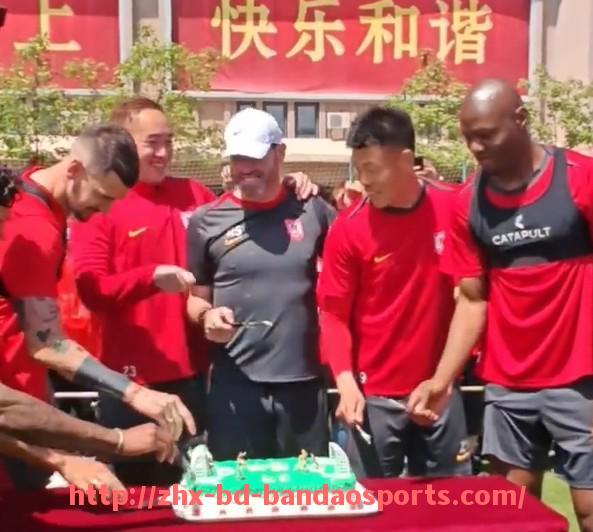 半岛体育-法甲摩纳哥与雷恩交锋历史回顾与比赛分析