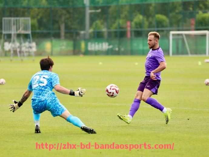 半岛体育-法甲马赛球迷助威方式：探讨法甲马赛球迷独特的助威方式与文化特色